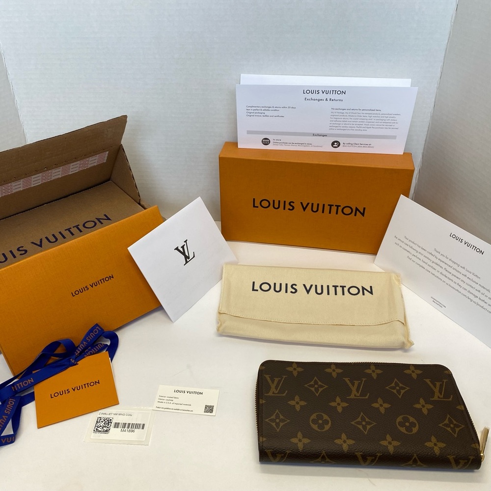 Louis Vuitton Zippy Wallet Monogram Canvas Authentic Brand New in Box.